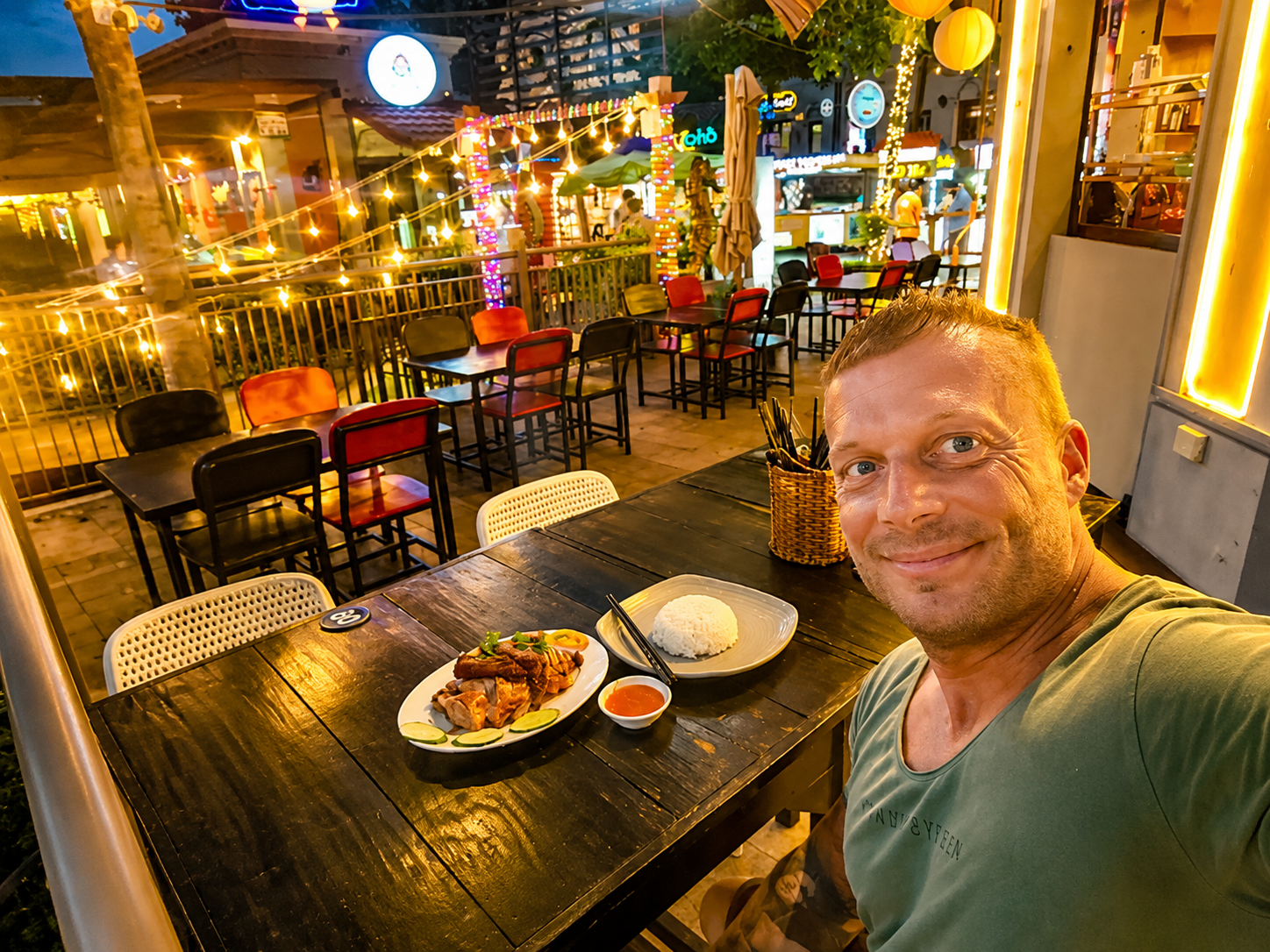 Khách check-in buổi tối